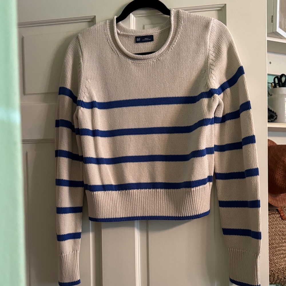 GAP Women's Striped Cream and Blue Sweater